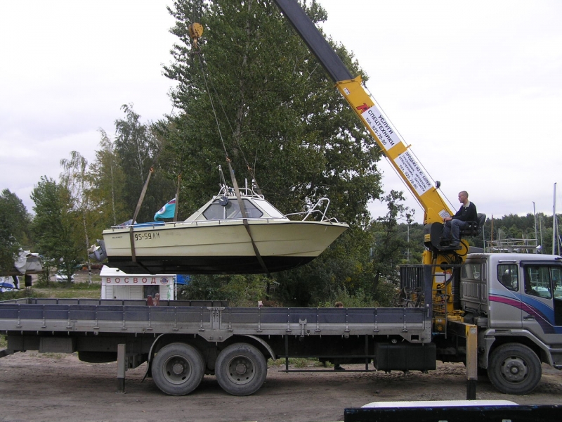 Доставка катера из Владивостока в Омск
