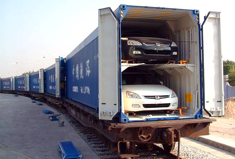 Стоимость транспортировки жд сеткой автомобиля из Иркутска в Оленегорск